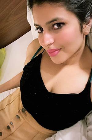 Arohi, escort in Lucknow