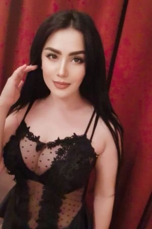 Isha, escort in Lucknow